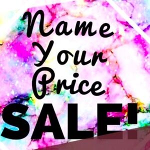 ✨CLOSET CLEANOUT! 🌟BUNDLE & SAVE ‼️ OR ‼️ REASONABLE OFFERS ACCEPTED🌟